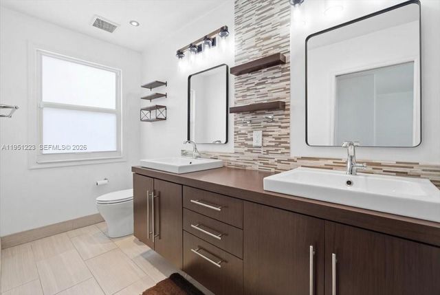 17303 NW 6th Ct, Pembroke Pines, FL 33029