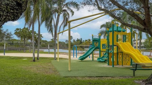 17303 NW 6th Ct, Pembroke Pines, FL 33029