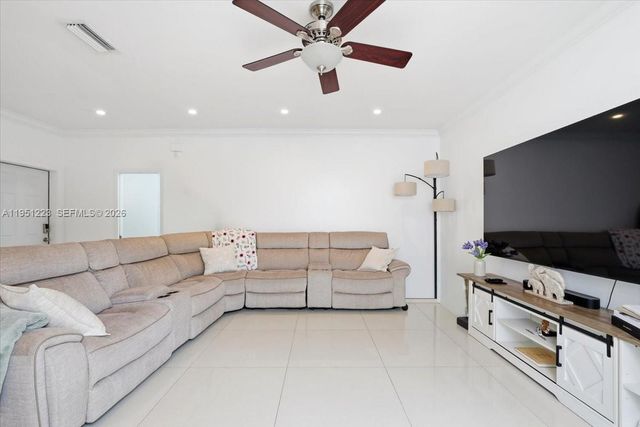 17303 NW 6th Ct, Pembroke Pines, FL 33029