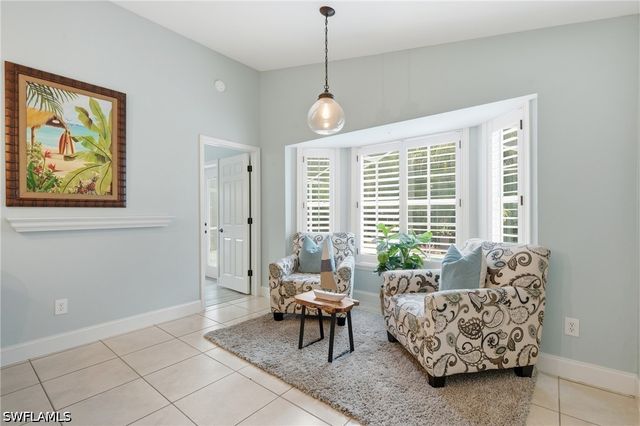 2548 River Reach DR, Naples, FL 34104