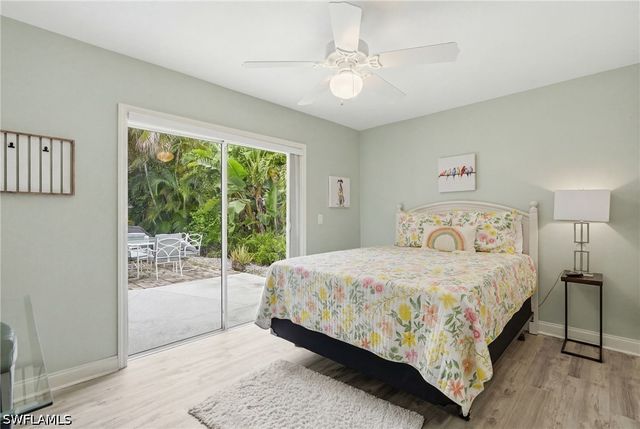 2548 River Reach DR, Naples, FL 34104