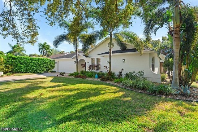 2548 River Reach DR, Naples, FL 34104