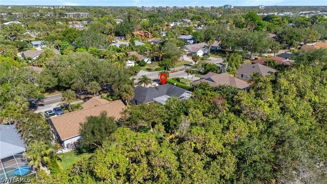 2548 River Reach DR, Naples, FL 34104