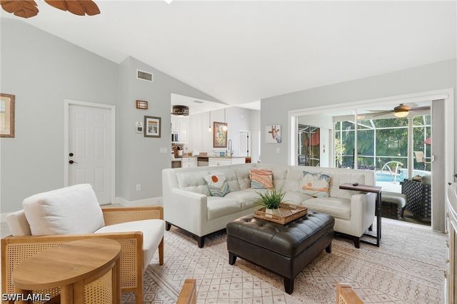 2548 River Reach DR, Naples, FL 34104