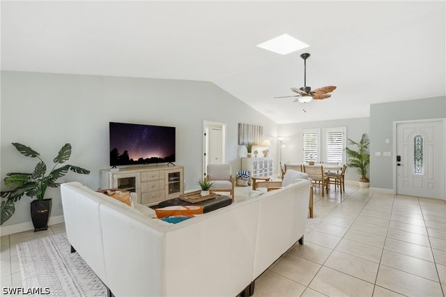 2548 River Reach DR, Naples, FL 34104