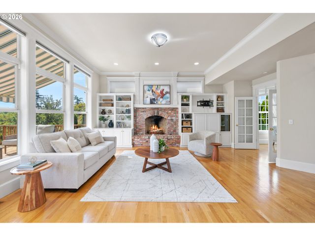 8902 Nw BENSON St, Portland, OR 97229