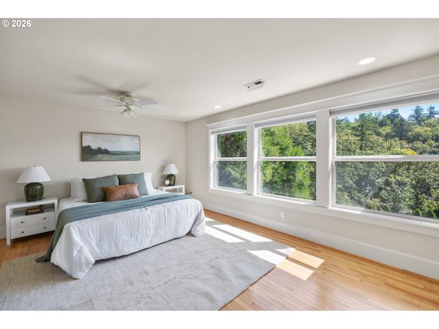 8902 Nw BENSON St, Portland, OR 97229