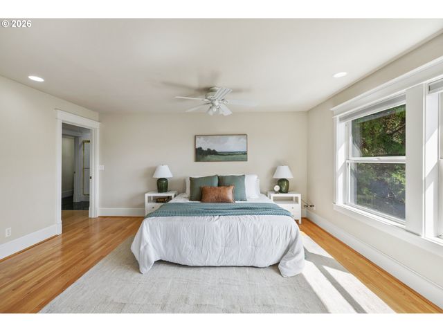 8902 Nw BENSON St, Portland, OR 97229