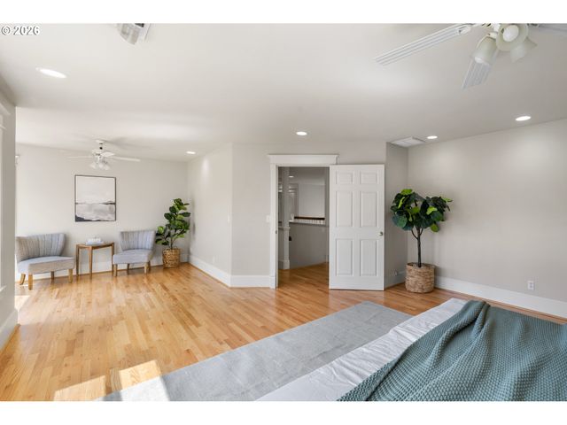 8902 Nw BENSON St, Portland, OR 97229