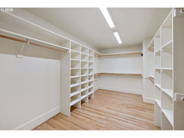 8902 Nw BENSON St, Portland, OR 97229