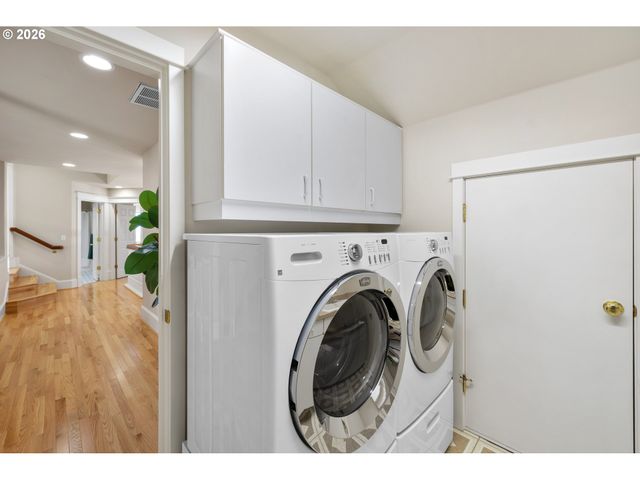 8902 Nw BENSON St, Portland, OR 97229
