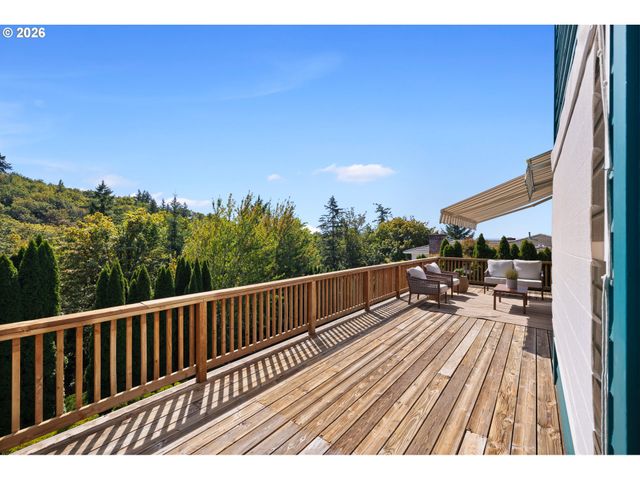 8902 Nw BENSON St, Portland, OR 97229