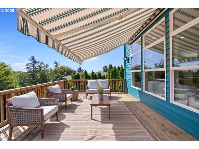 8902 Nw BENSON St, Portland, OR 97229