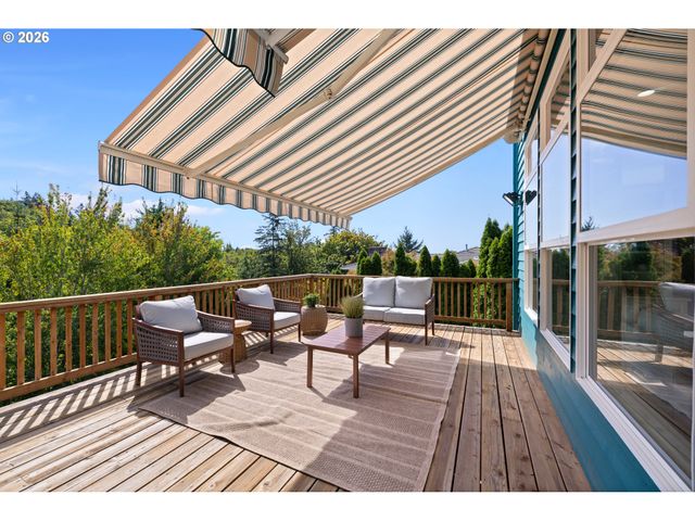 8902 Nw BENSON St, Portland, OR 97229