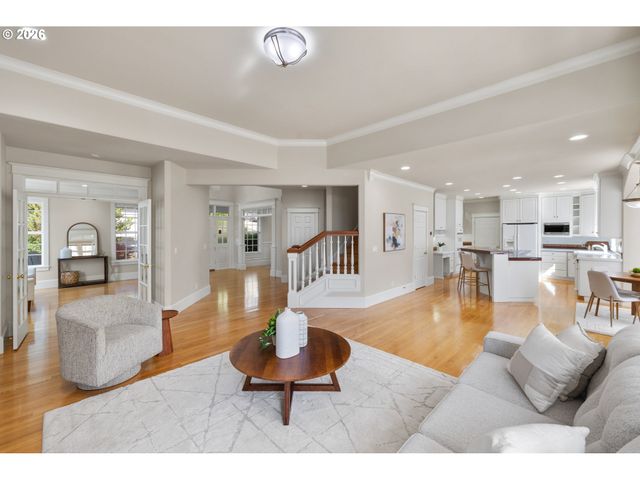 8902 Nw BENSON St, Portland, OR 97229