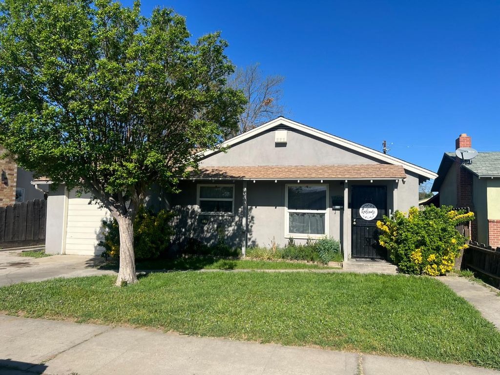 Image 1 of property listing at 1308 Monterey Avenue, Chowchilla, CA 93610
