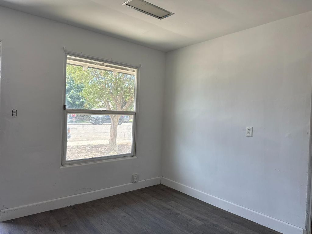 Image 6 of property listing at 1308 Monterey Avenue, Chowchilla, CA 93610