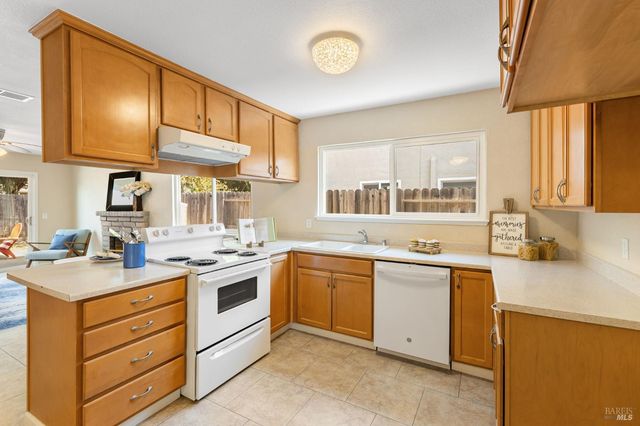167 Quincy Ct, Vacaville, CA 95687