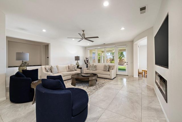 41372 Gaslight Avenue, Bermuda Dunes, CA 92203