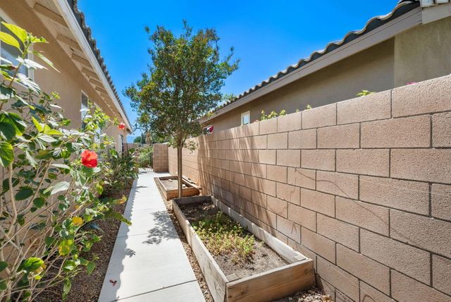 41372 Gaslight Avenue, Bermuda Dunes, CA 92203