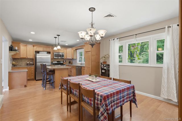 26 Garden Drive, New Windsor, NY 12553