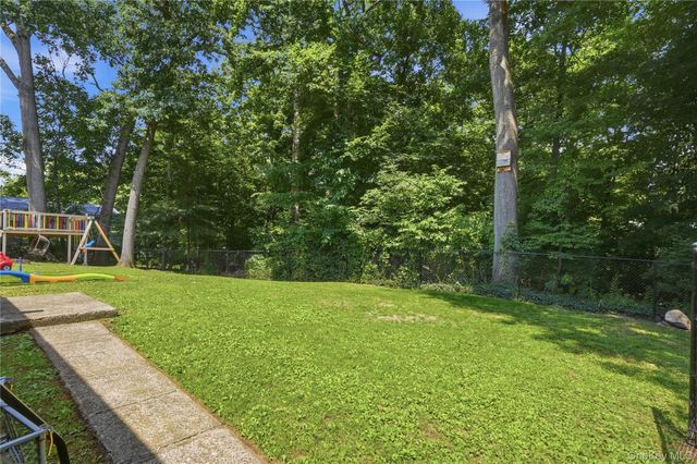 26 Garden Drive, New Windsor, NY 12553