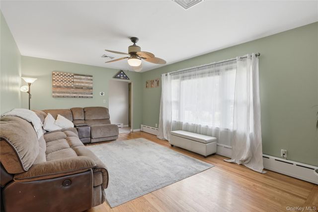 26 Garden Drive, New Windsor, NY 12553