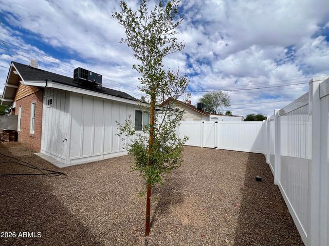 921 E Roosevelt Street, Phoenix, AZ 85006