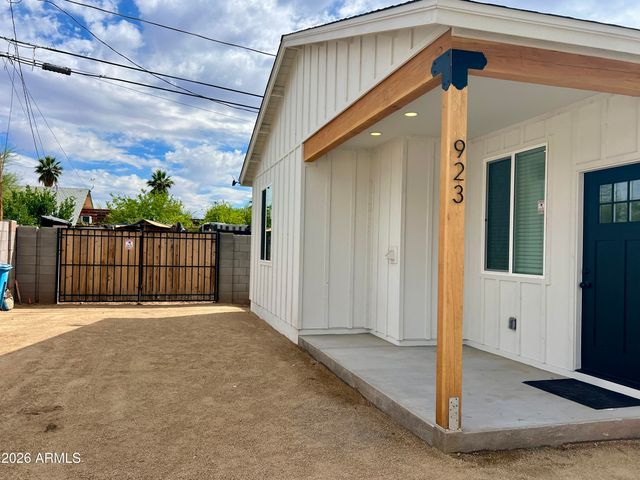 921 E Roosevelt Street, Phoenix, AZ 85006