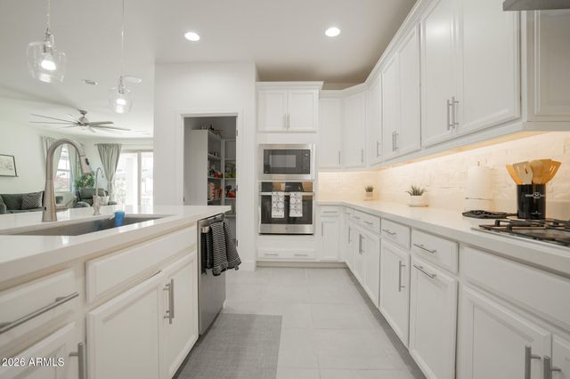 12125 W LUXTON Lane, Avondale, AZ 85323