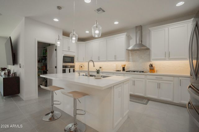 12125 W LUXTON Lane, Avondale, AZ 85323