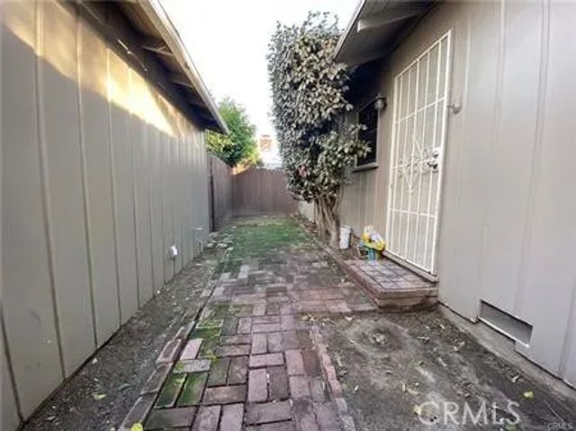4845 Agnes Avenue, Valley Village, CA 91607