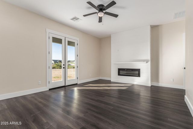 27482 N FREEDOM Street, San Tan Valley, AZ 85144