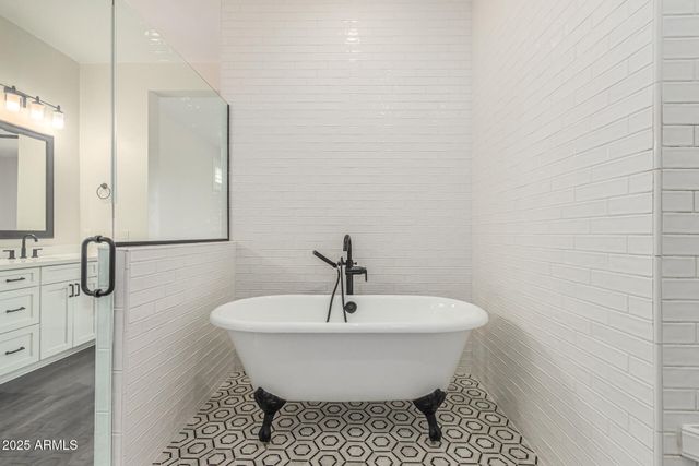 27482 N FREEDOM Street, San Tan Valley, AZ 85144