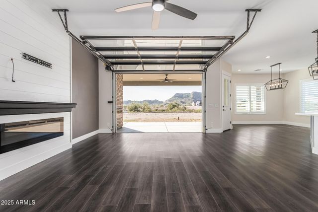 27482 N FREEDOM Street, San Tan Valley, AZ 85144