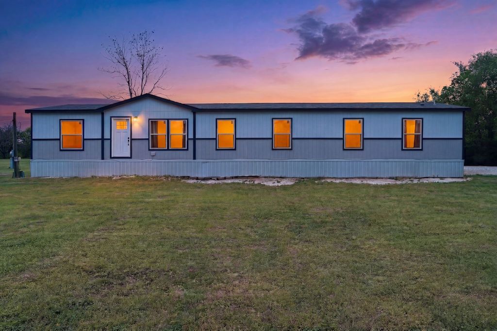 8792 Hwy 67, Saltillo, TX 75478