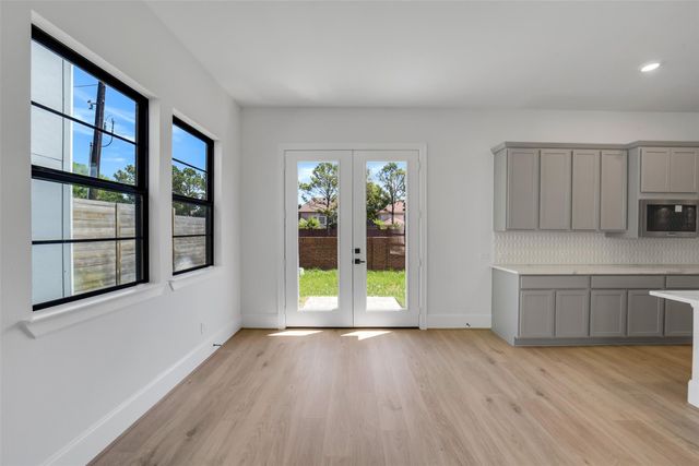 12004 Royal Oaks Banner Way, Houston, TX 77082