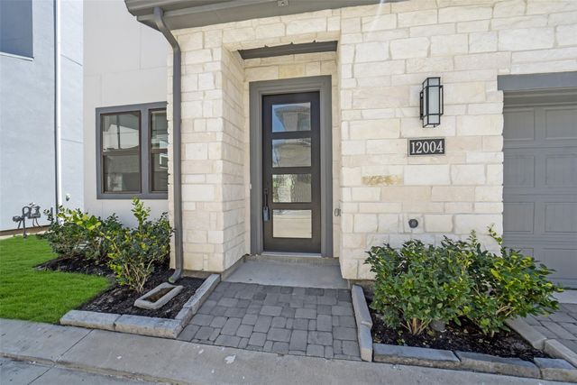 12004 Royal Oaks Banner Way, Houston, TX 77082