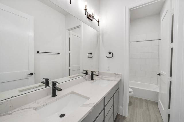 12004 Royal Oaks Banner Way, Houston, TX 77082