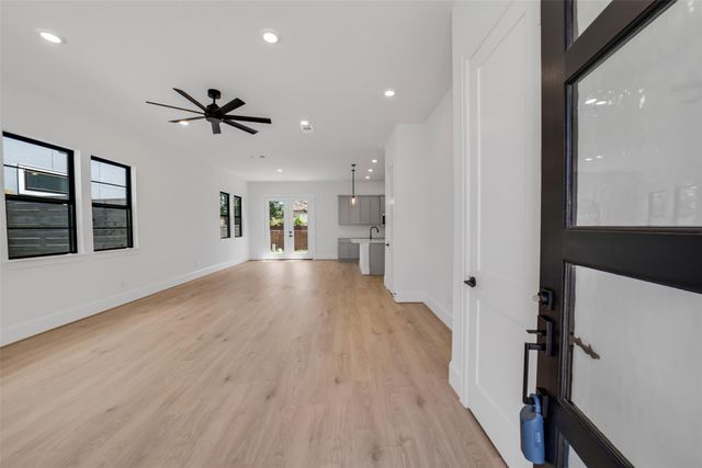 12004 Royal Oaks Banner Way, Houston, TX 77082