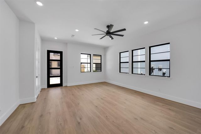 12004 Royal Oaks Banner Way, Houston, TX 77082