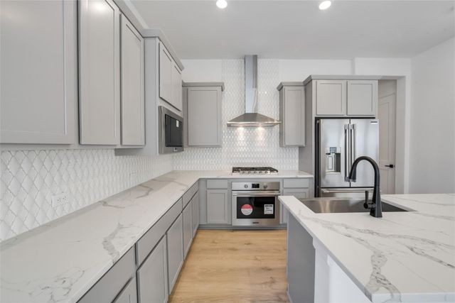 12004 Royal Oaks Banner Way, Houston, TX 77082