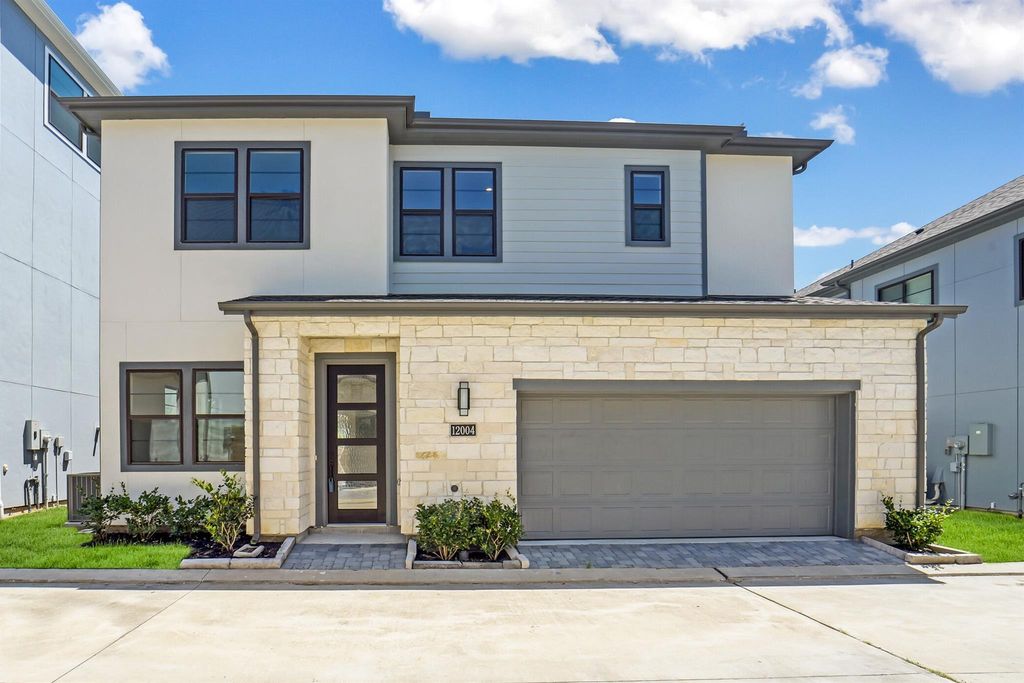 12004 Royal Oaks Banner Way, Houston, TX 77082