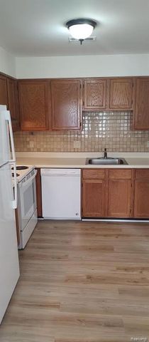490 Baldwin Avenue 5, Rochester, MI 48307