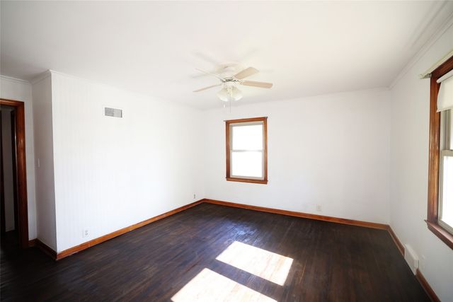 28 5th Avenue NW, Dayton, IA 50530