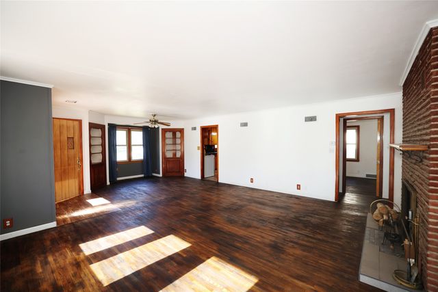 28 5th Avenue NW, Dayton, IA 50530