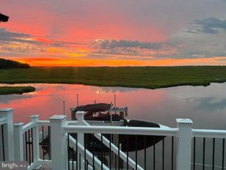166 N SPINNAKER DR, Tuckerton, NJ 08087