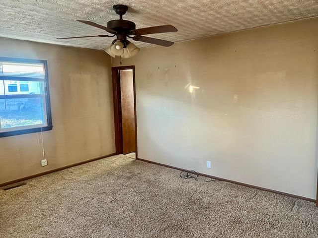 512 E Lindon Street, Bolivar, MO 65613