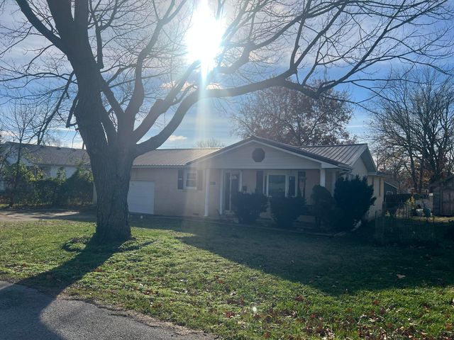 512 E Lindon Street, Bolivar, MO 65613