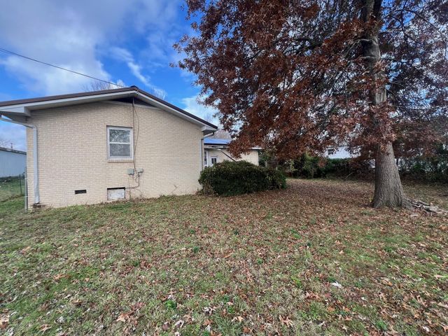 512 E Lindon Street, Bolivar, MO 65613
